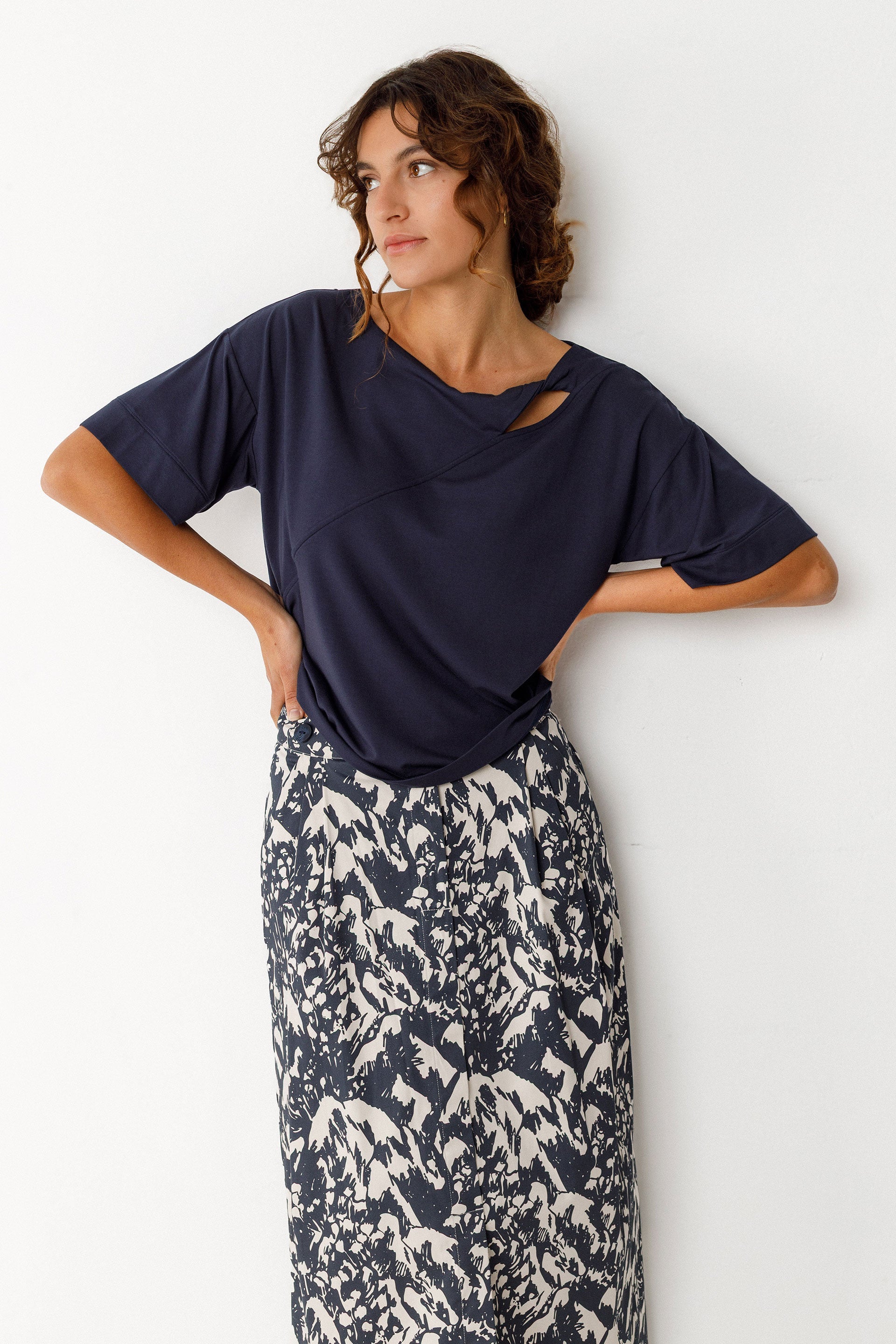 Camiseta SKFK Amara Azul Marino - ECRU