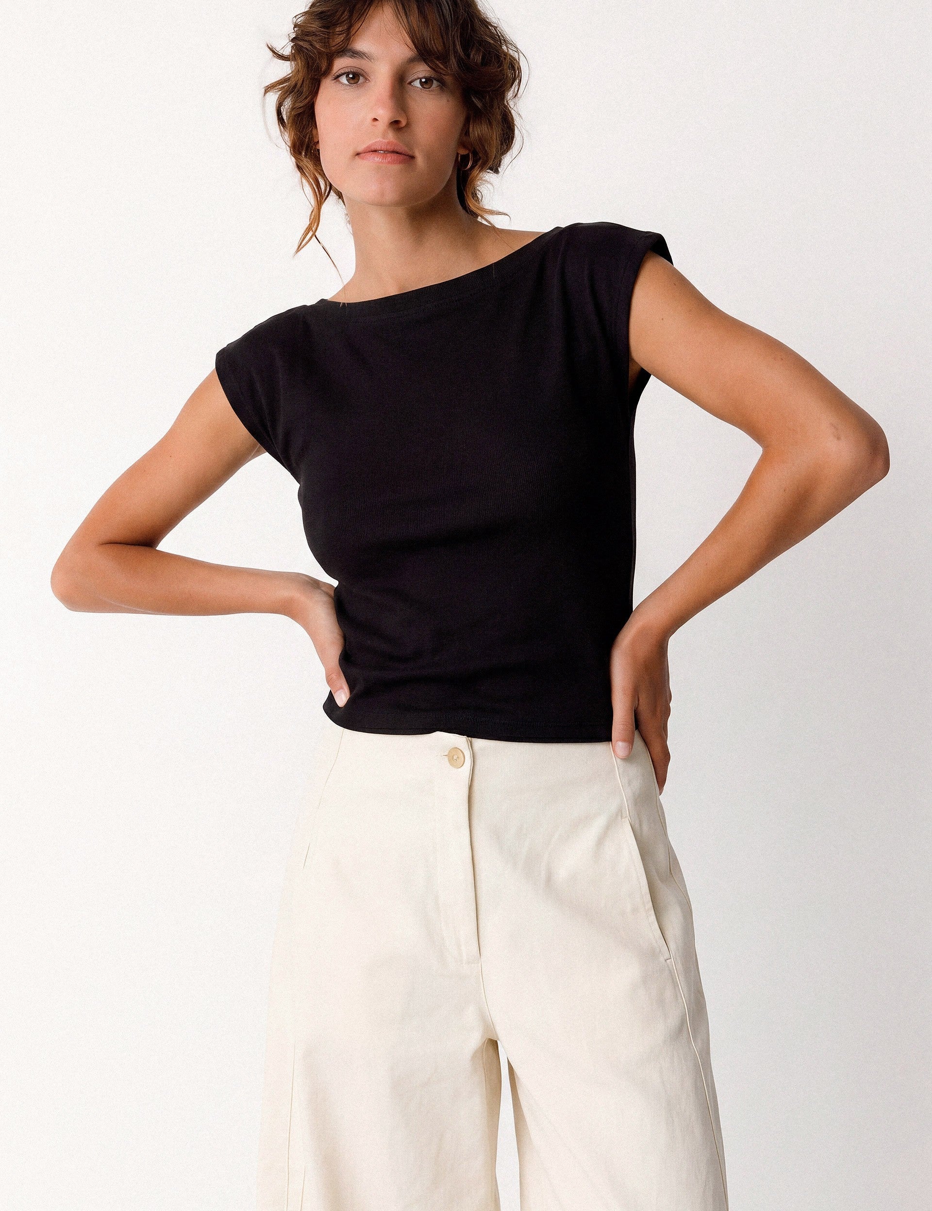 Camiseta SKFK Aroa Negro - ECRU