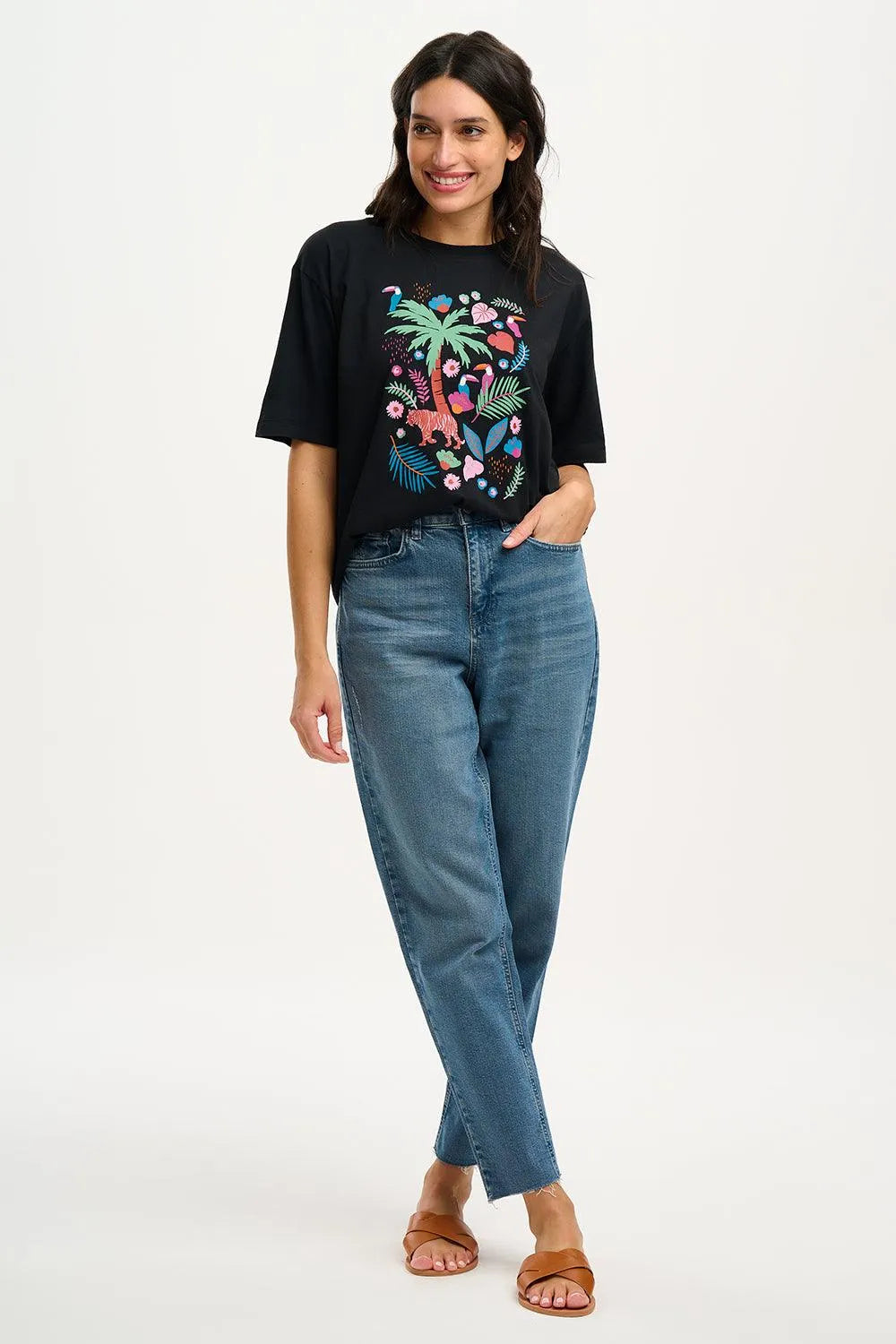 Camiseta Sugarhill Kinsley Relaxed Black Tigers & Toucans - ECRU