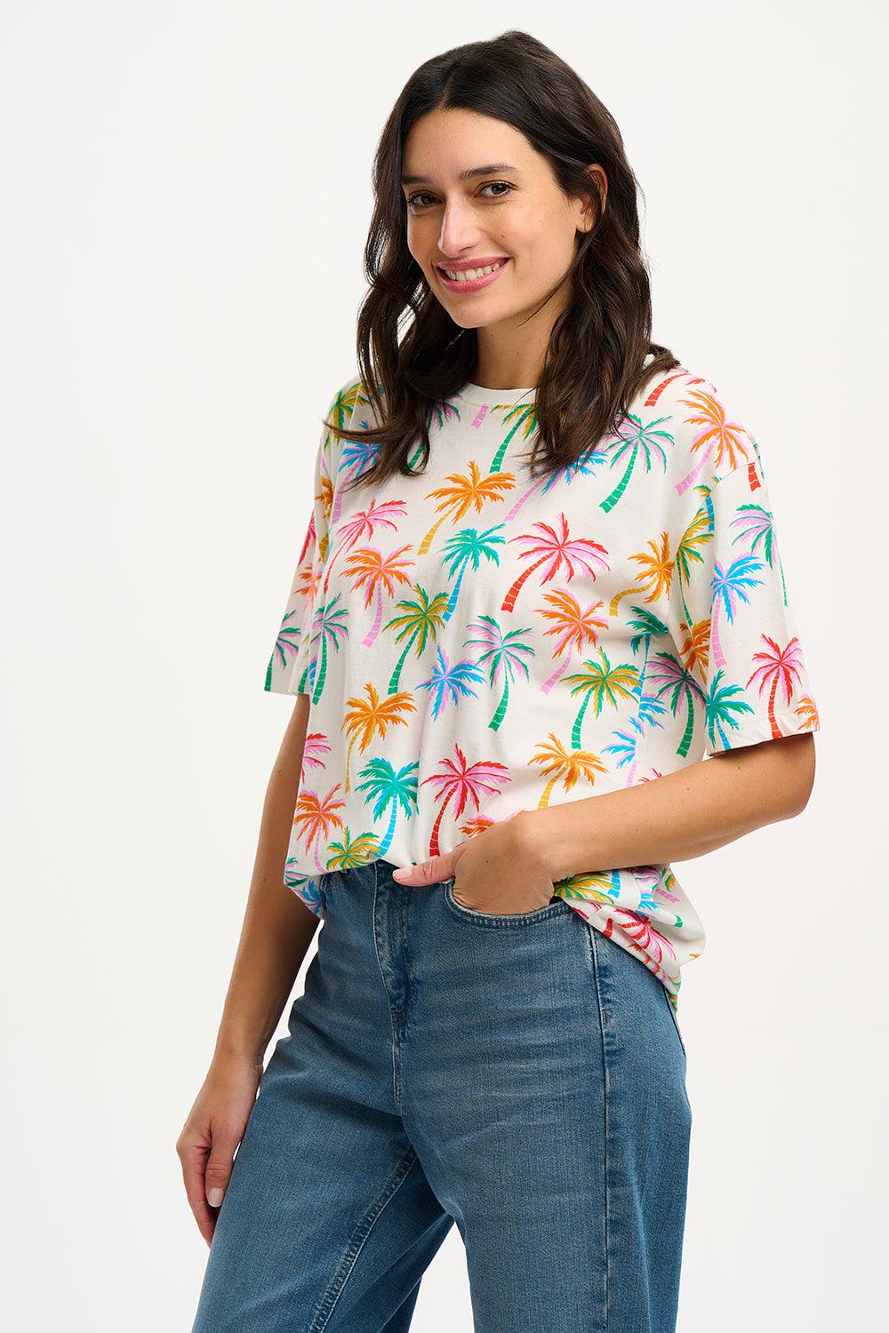 Camiseta Sugarhill Kinsley Relaxed Multi Rainbow Palms - ECRU