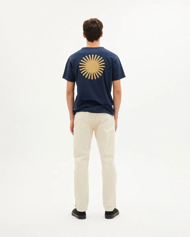 Camiseta Thinking Mu Navy Sol Espalda Curry - ECRU
