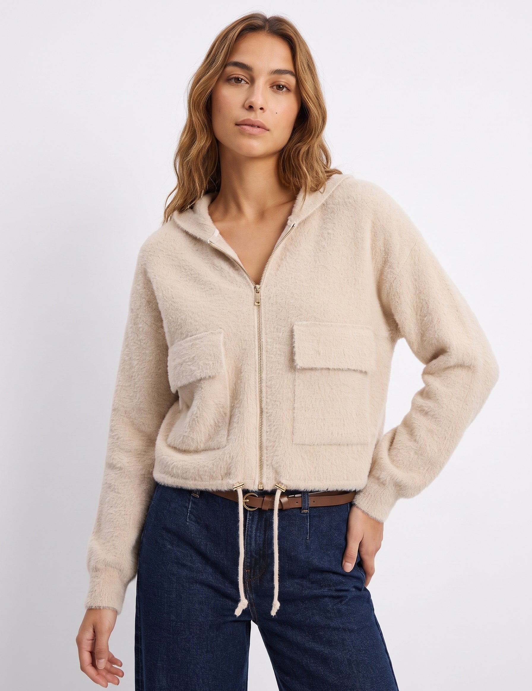 Cárdigan con capucha TIFFOSI Joan beige — frontal con modelo