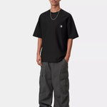 Camiseta Carhartt WIP OG Loose Pocket Black look completo en modelo