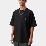 Camiseta Carhartt WIP OG Loose Pocket Black en modelo