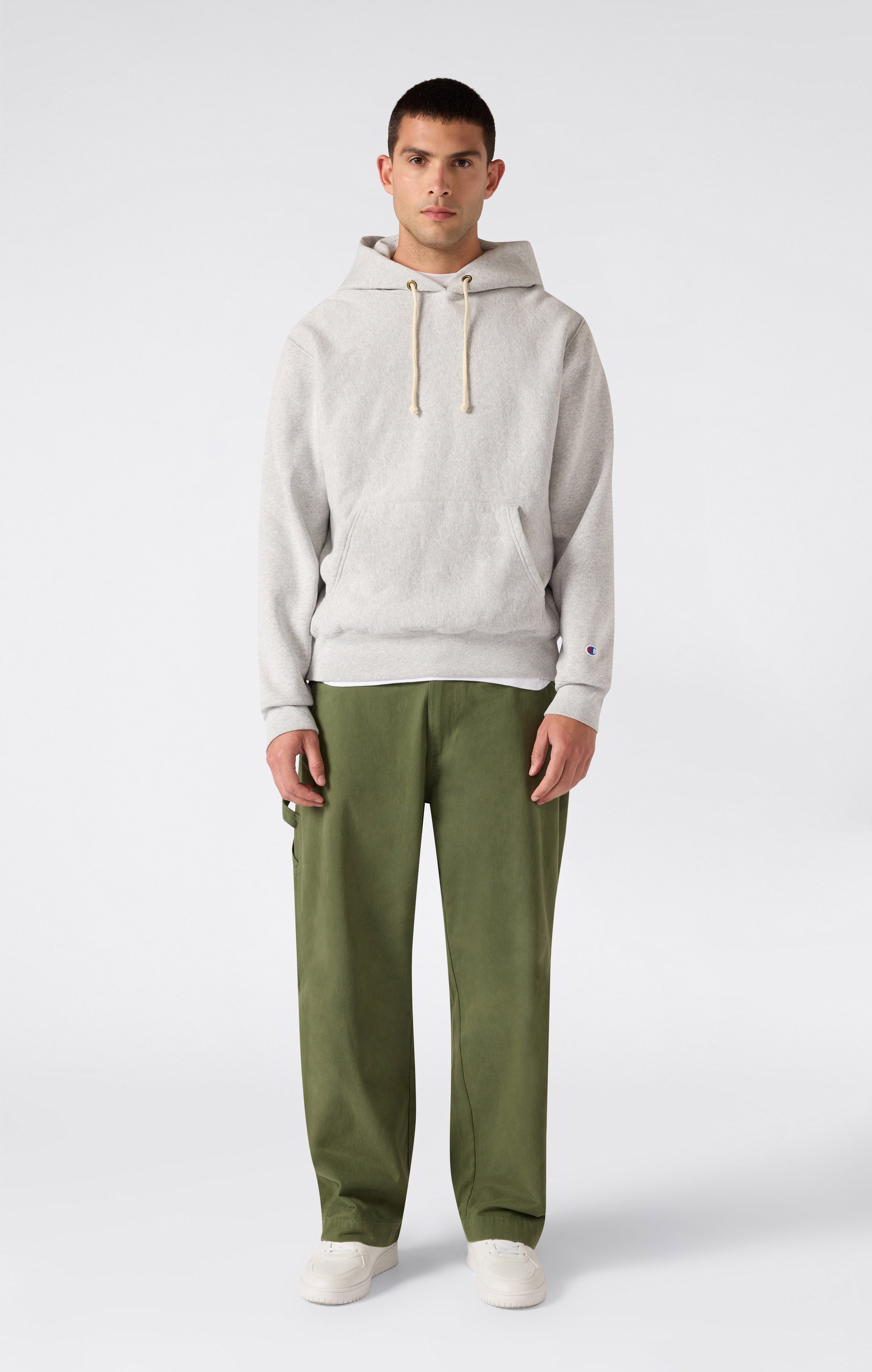 Sudadera CHAMPION Reverse Weave Light Grey look frontal