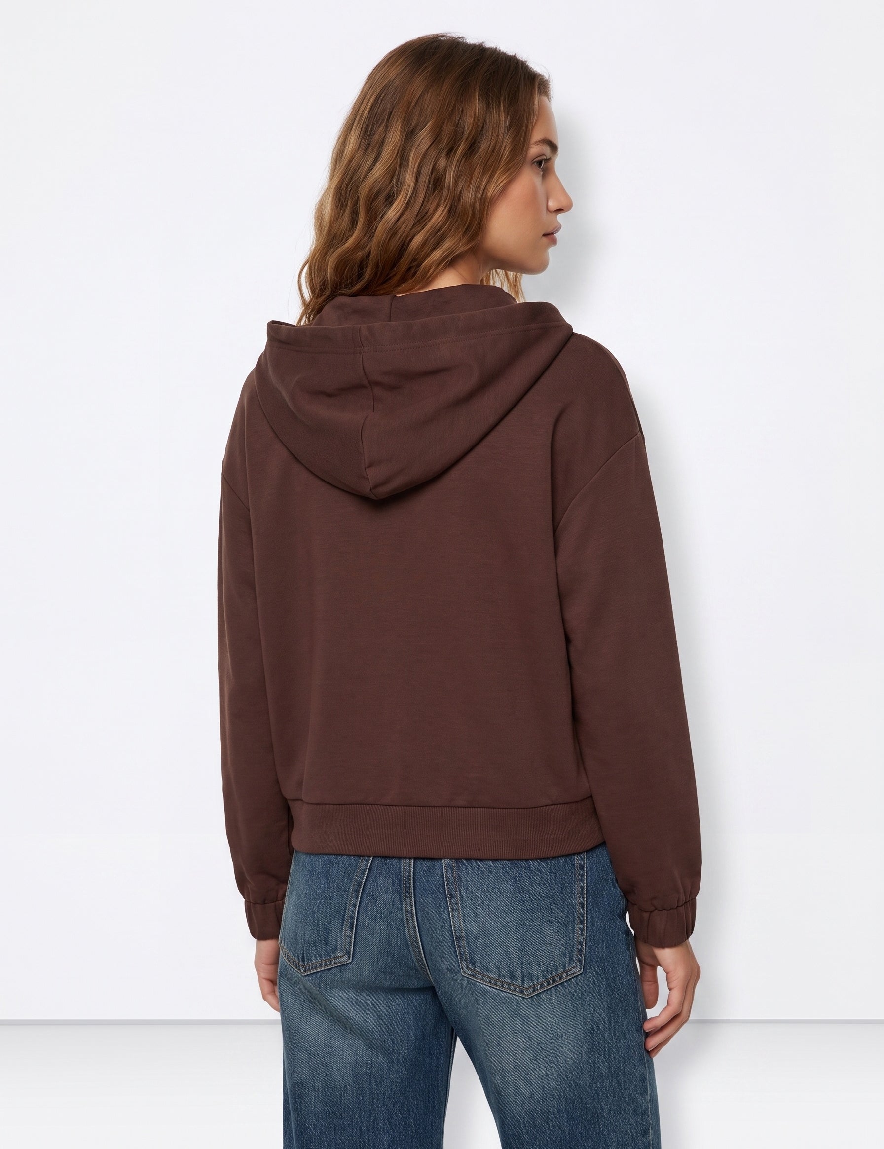 Chaqueta con capucha TIFFOSI Pam marrón — espalda con modelo