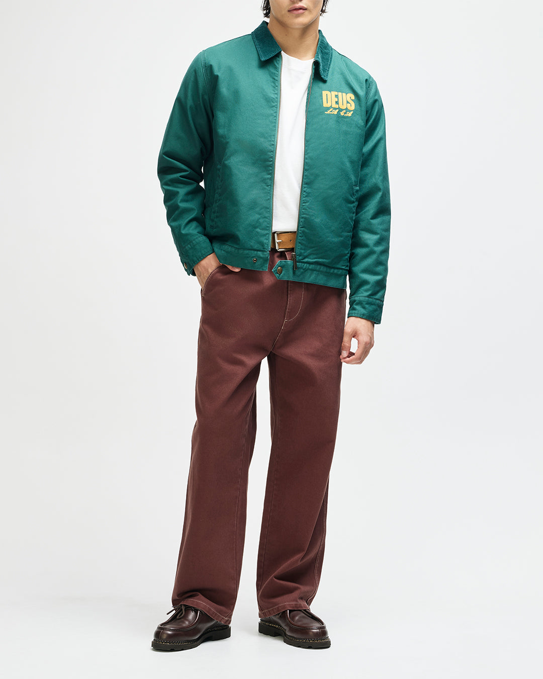 Chaqueta DEUS EX MACHINA Cutaway Racing Green — chaqueta abierta con modelo