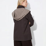 Chaqueta TIFFOSI Highlands gris roca, modelo espalda