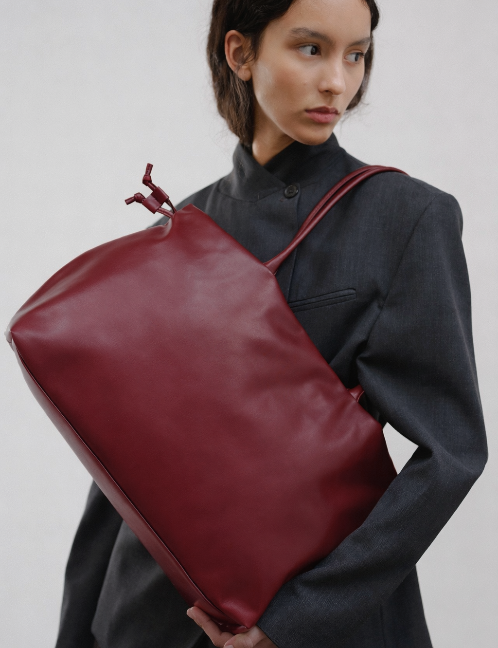 Bolso ÖLEND Milos Vegan Leather Cherry Red