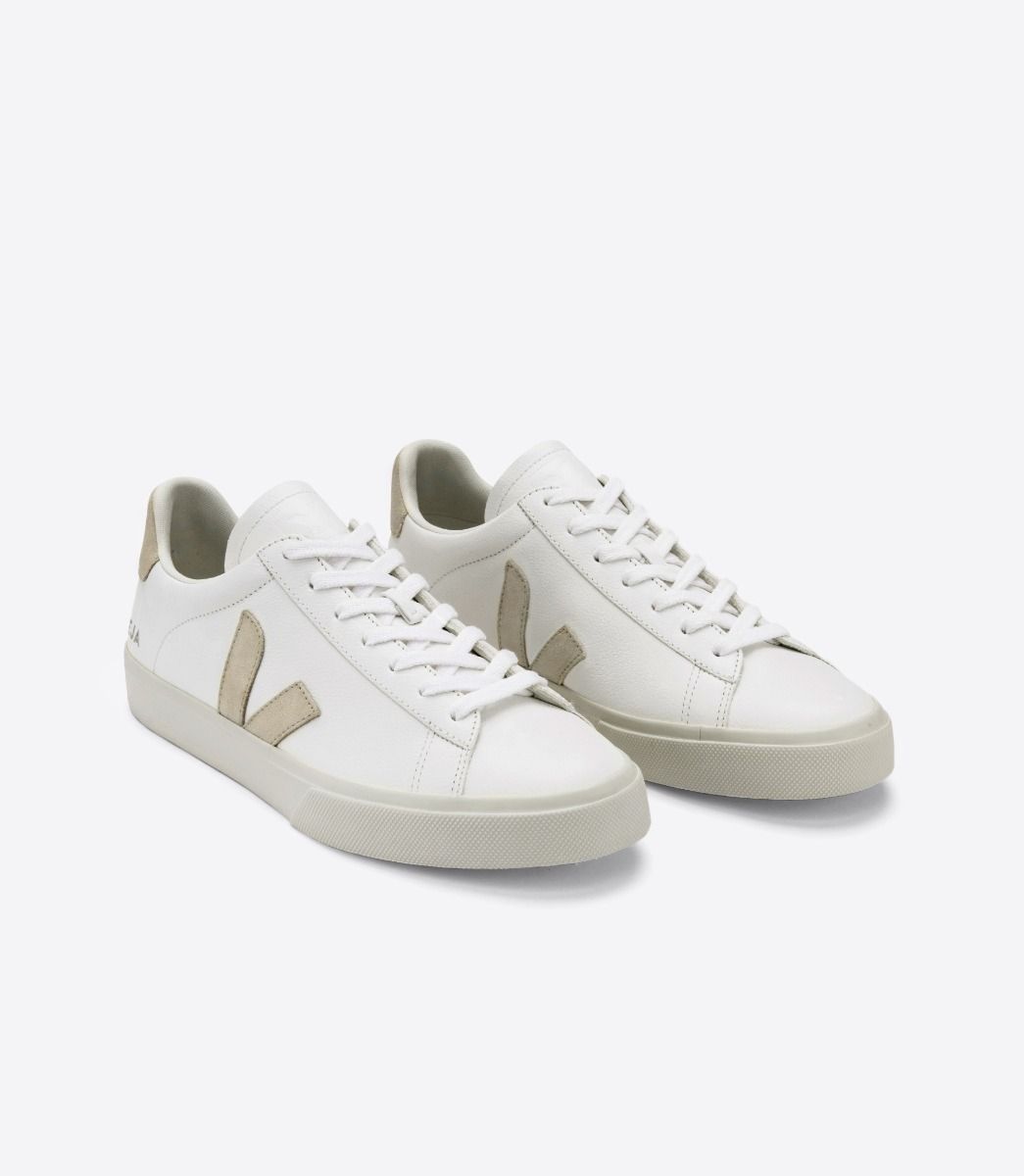 Veja Campo Chromefree Leder-Sneaker in Weiß mit Mandelmuster