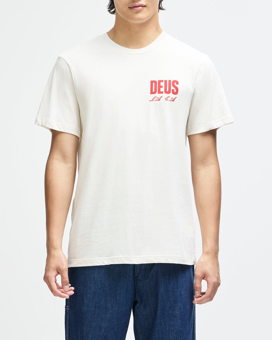Camiseta DEUS EX MACHINA Cutaway Vintage White — fotografía oficial con modelo