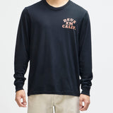 Camiseta DEUS EX MACHINA Quick Strike Manga Larga Black — fotografía oficial con modelo
