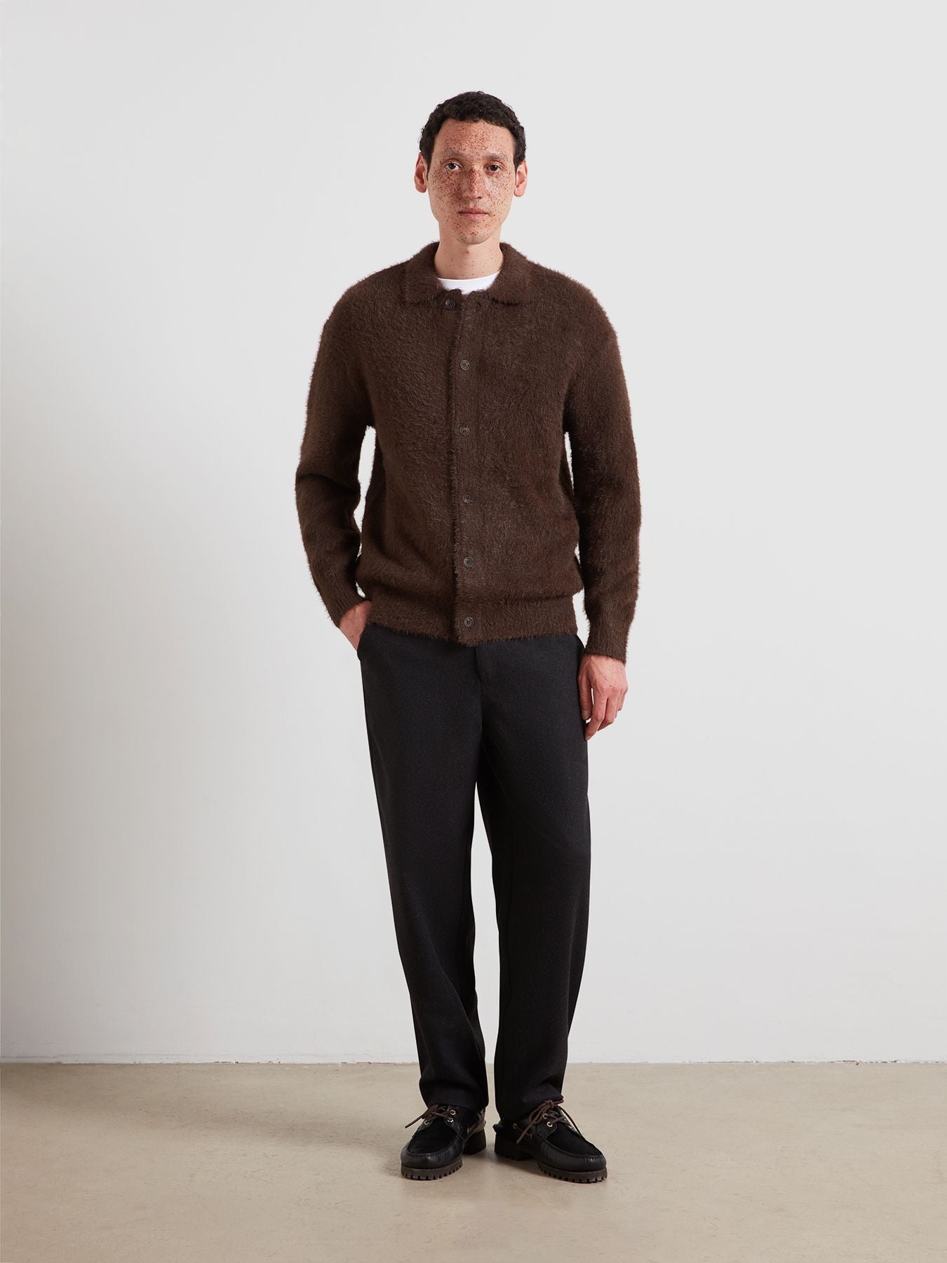 Cárdigan FARAH Harman Dark Brown, look frontal