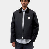 Chaqueta CARHARTT WIP Detroit Jacket Winter Dark Navy Black Rigid en modelo