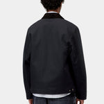 Chaqueta CARHARTT WIP Detroit Jacket Winter Dark Navy Black Rigid vista trasera en modelo