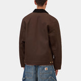 Chaqueta CARHARTT WIP Detroit Jacket Winter Tobacco Black Rigid vista trasera en modelo