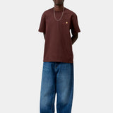 Camiseta CARHARTT WIP S/S American Script Amarone look completo