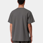Camiseta CARHARTT WIP S/S American Script Graphite vista trasera en modelo