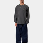 Camiseta CARHARTT WIP L/S Vista Black Garment Dyed look completo