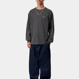 Camiseta CARHARTT WIP L/S Vista Black Garment Dyed look completo