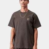 Camiseta CARHARTT WIP S/S Vista Tobacco Garment Dyed en modelo