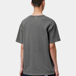 Camiseta CARHARTT WIP S/S Vista Black Garment Dyed vista trasera en modelo