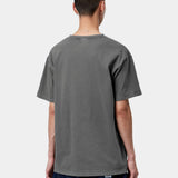 Camiseta CARHARTT WIP S/S Vista Black Garment Dyed vista trasera en modelo