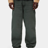 Pantalón CARHARTT WIP Single Knee Raven Stone Canvas en modelo