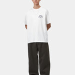 Camiseta CARHARTT WIP S/S Arch Script White Dark Navy look completo