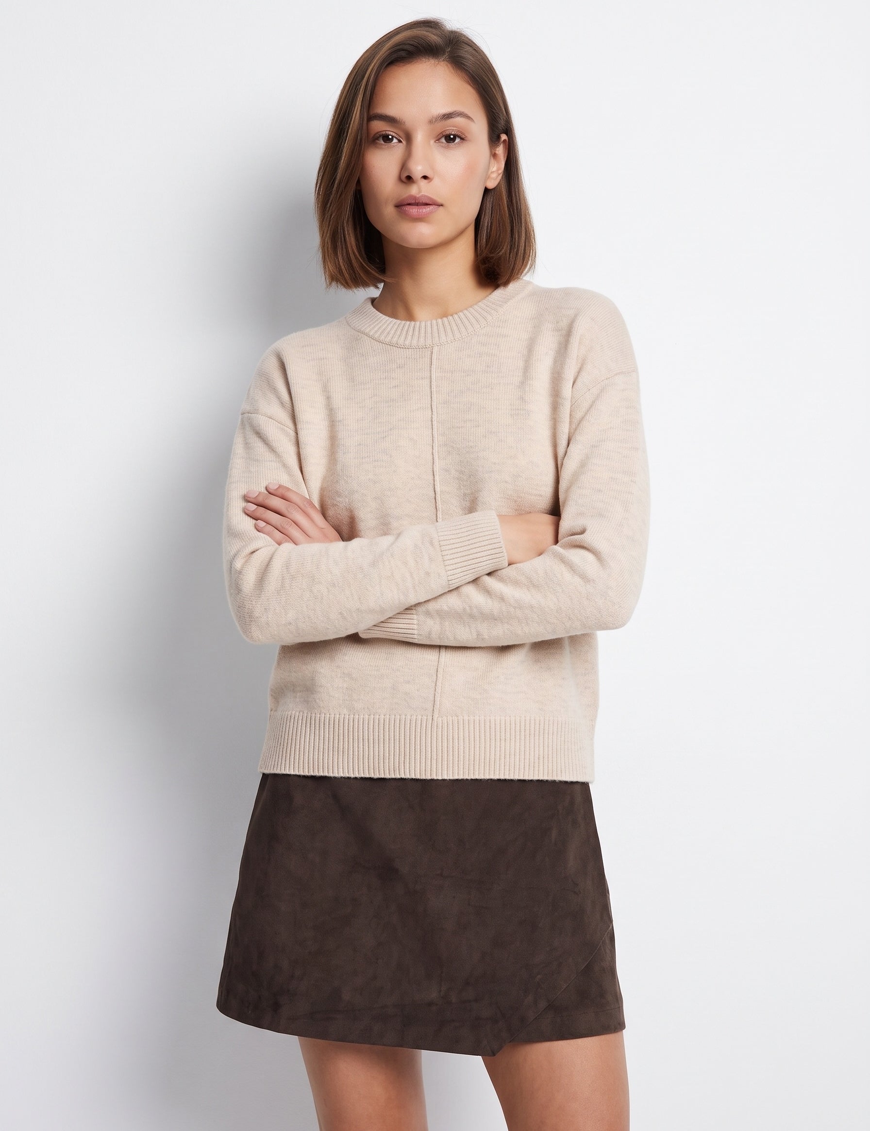 Jersey TIFFOSI Turner beige — frontal con modelo