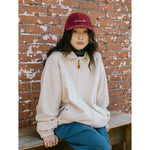Chaqueta KAPPY Fleece Bomber Jacket Cream, vista sobre modelo en exterior