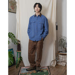 Chaqueta KAPPY Canvas Work Shirt Jacket Blue, vista frontal sobre modelo