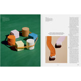 Revista KINFOLK 61, doble página editorial con ilustraciones en color