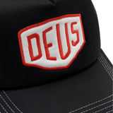 DEUS EX MACHINA Shield Luxx Trucker Cap in Schwarz