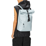 Mochila RAINS Rolltop Rucksack Wind - ECRU