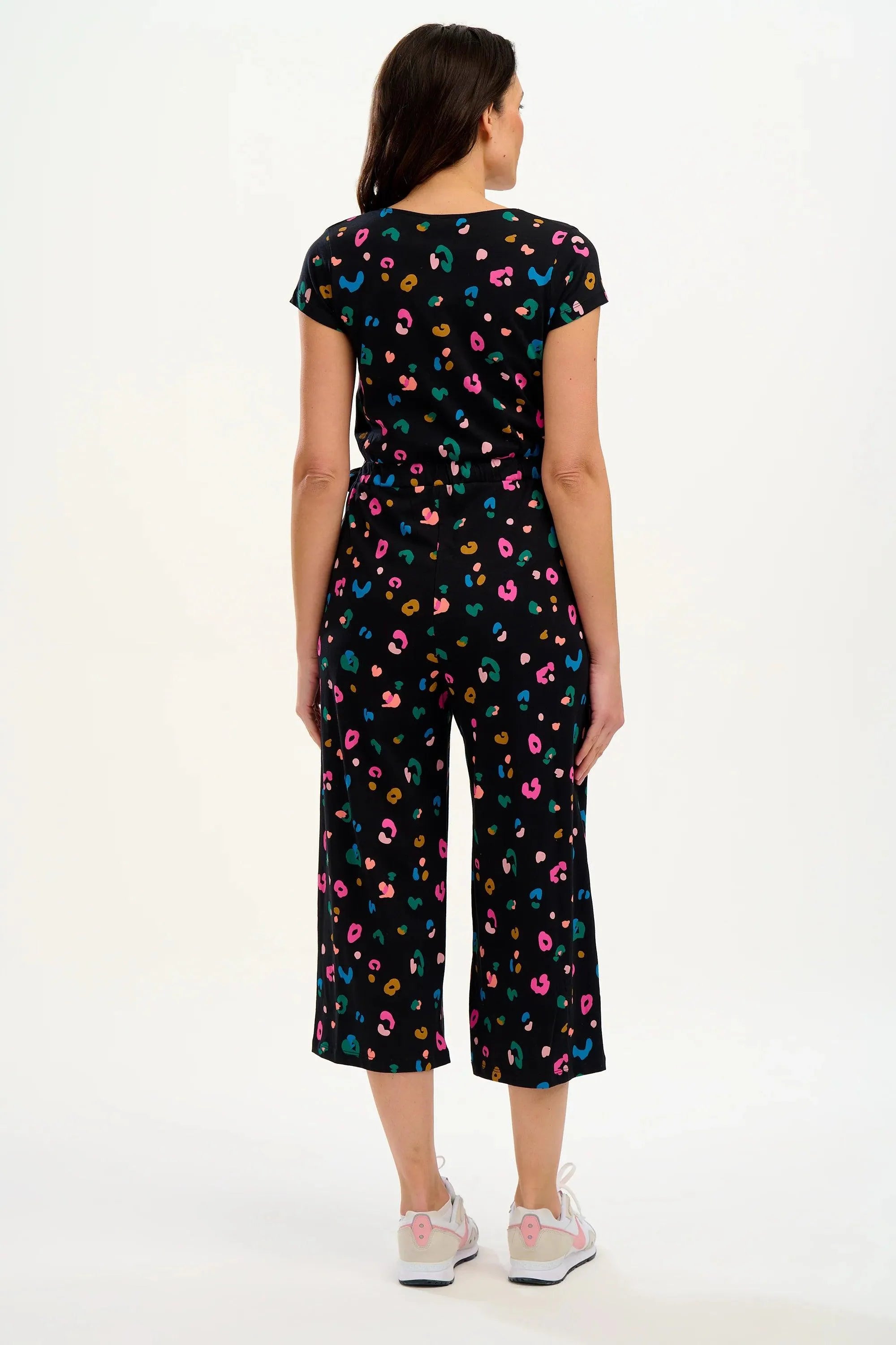 Mono Sugarhill Katrina Cropped de Algodón Orgánico Black Paintbox Leopard - ECRU