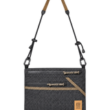Mountain Accessory Shoulder Bag Black/Grid – vista frontal