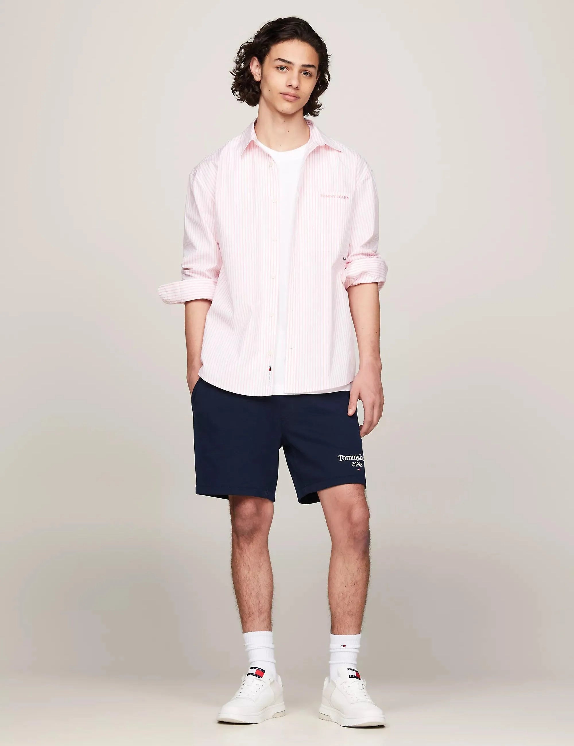 Pantalón Tommy Jeans Corto de Deporte con Logo Gráfico - ECRU