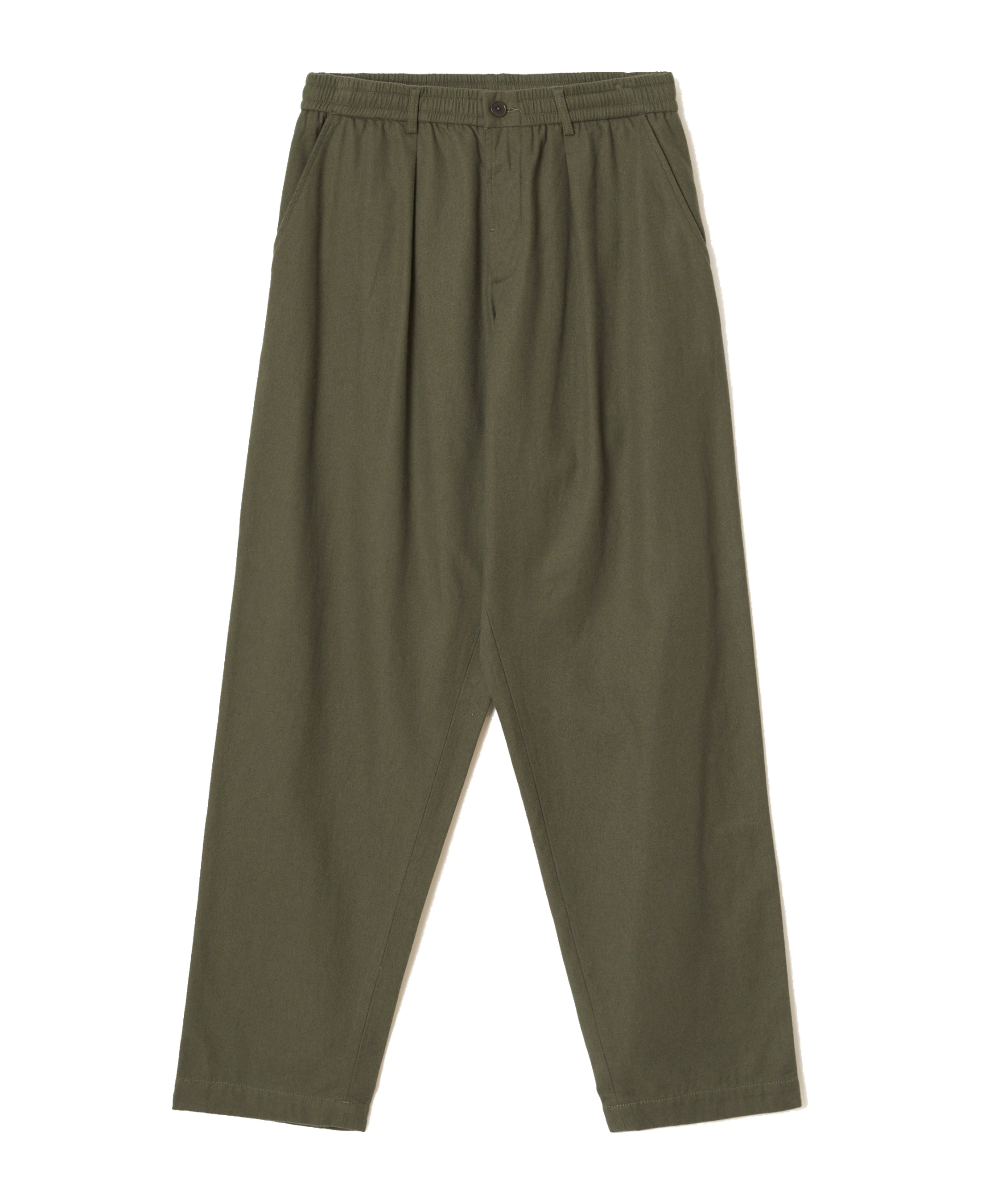 Pantalón UNIVERSAL WORKS Pleated Track Brushed Moleskin Olive — vista frontal, fotografía original sin fondo
