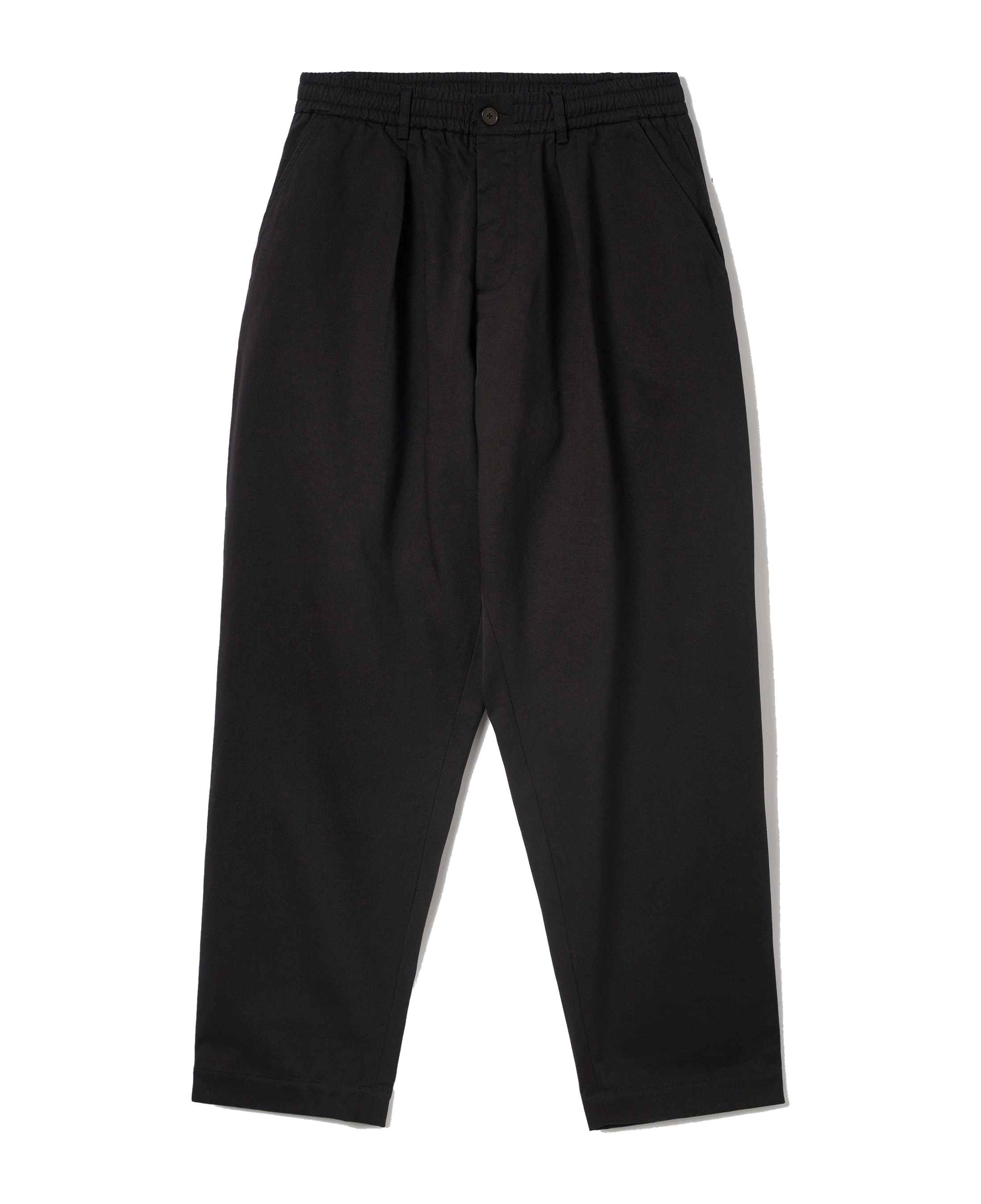 Pantalón UNIVERSAL WORKS Pleated Track Twill Black — vista frontal, fotografía original sin fondo