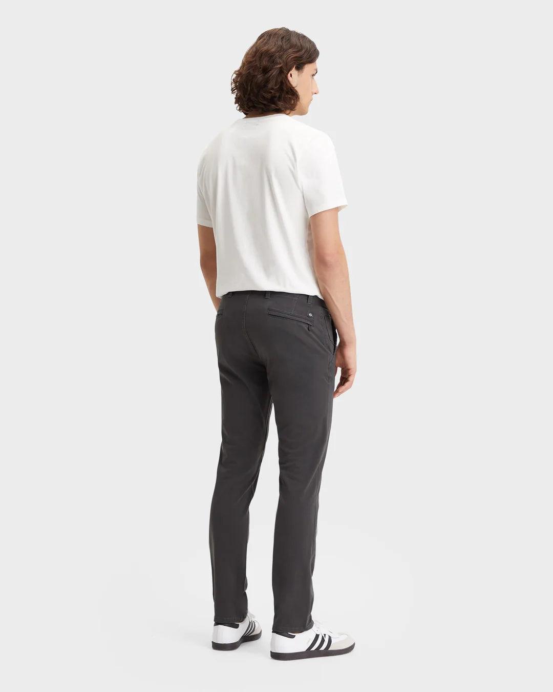 Pantalones Chinos Dockers® Smart 360 Flex™ Alpha Skinny Fit Steelhead Grey - ECRU