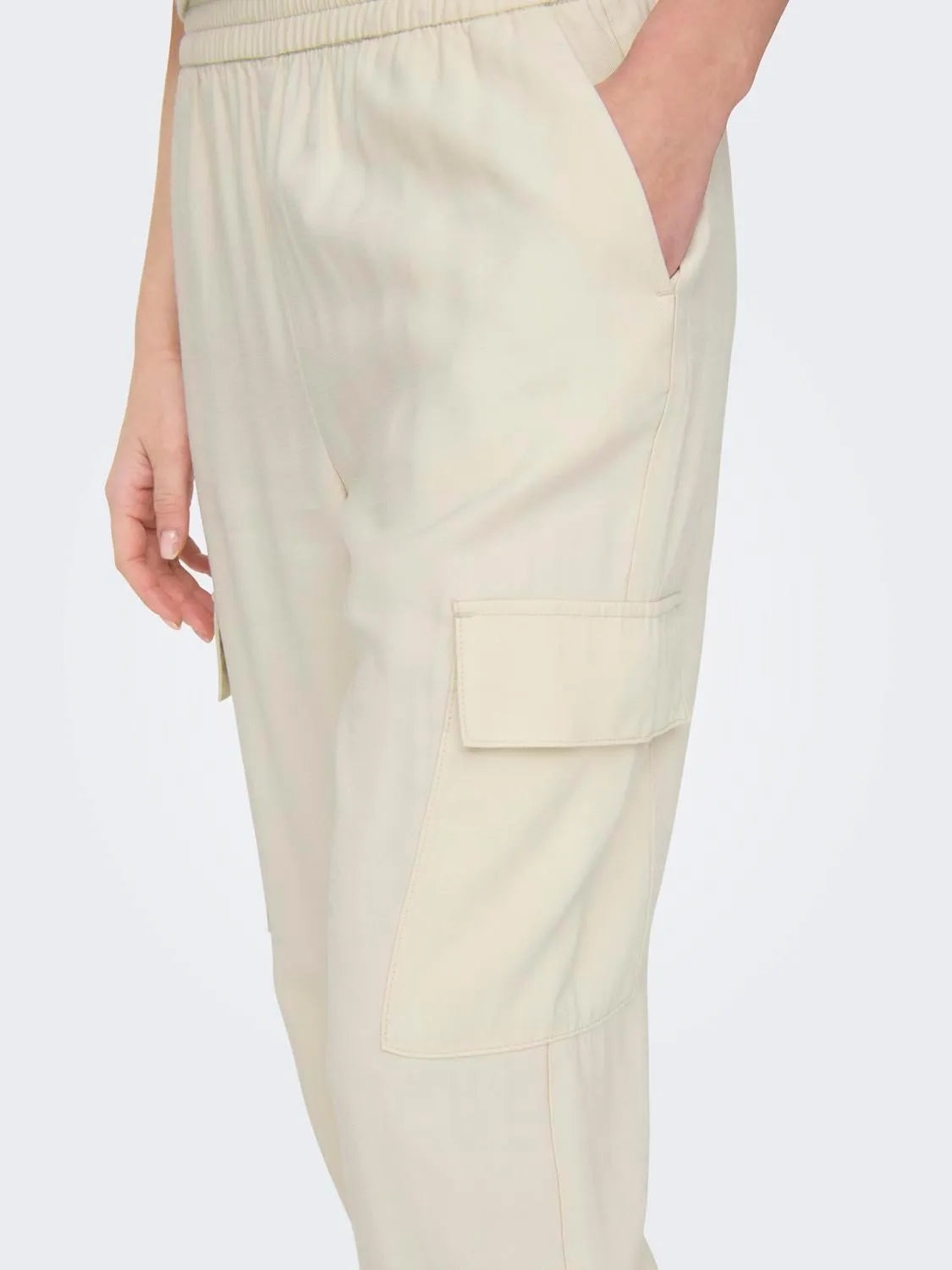 Pantalones ONLY Laris Cargo Birch - ECRU