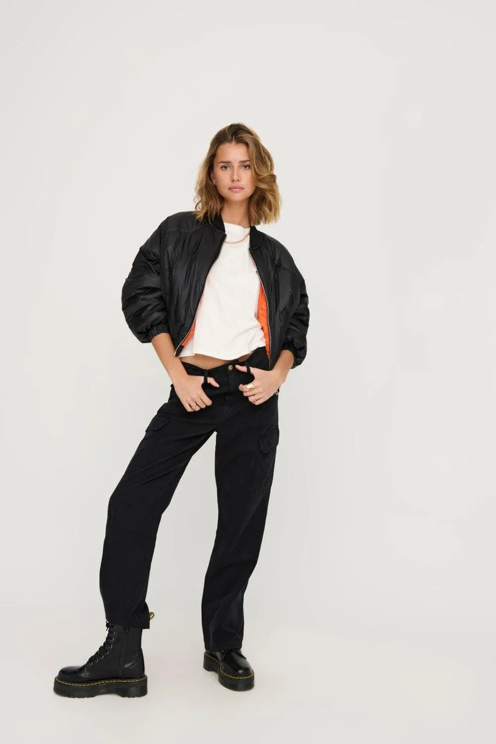 Pantalones ONLY Malfy Loose Cargo Black - ECRU
