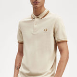 Polo Fred Perry M3600 Avena Caramelo Oscuro - ECRU