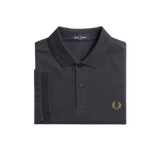 Polo Fred Perry M6000 Gris Ancla Caramelo Oscuro - ECRU