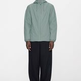 Chaqueta Rains Lohja Sage – imagen oficial 1
