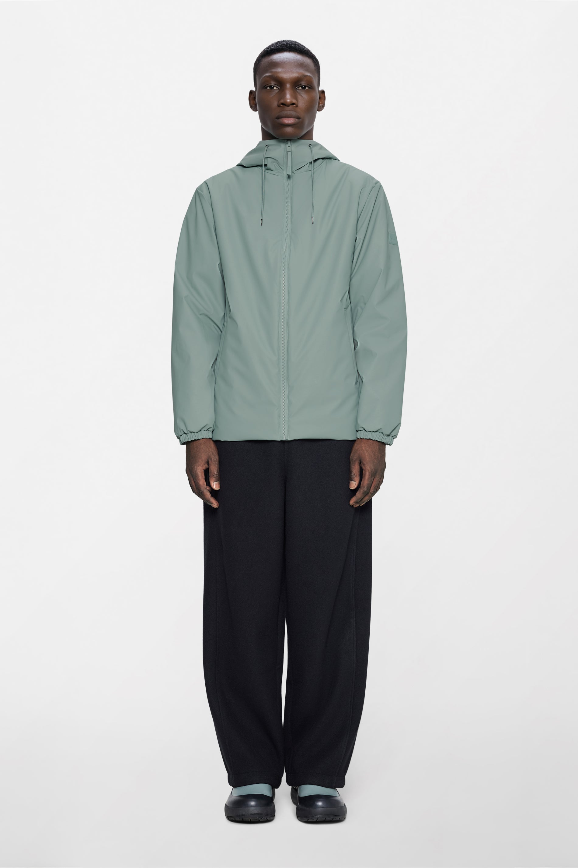 Chaqueta Rains Lohja Sage – imagen oficial 1