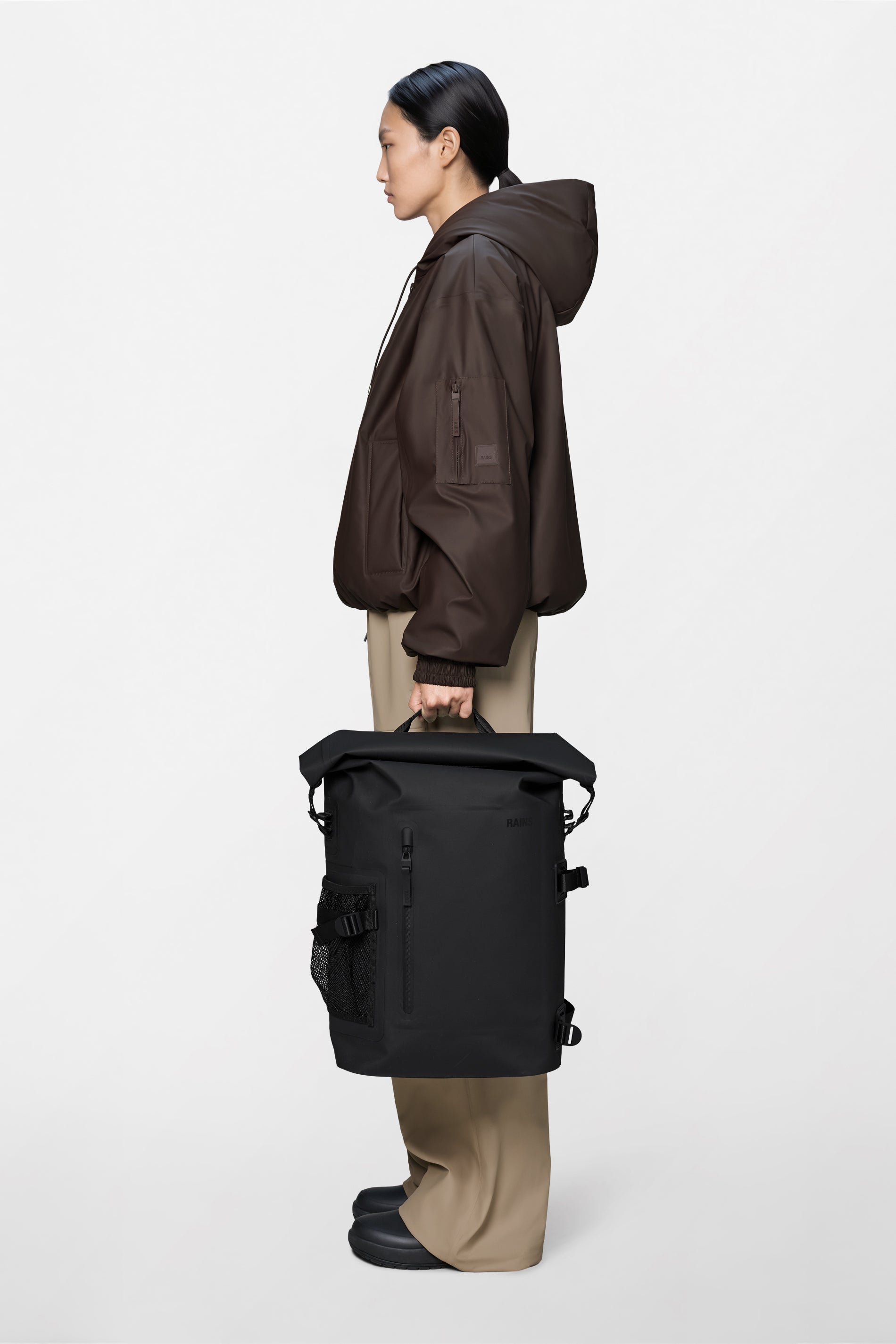 Mochila Rains Deepwater Rolltop Large Black – imagen oficial 3
