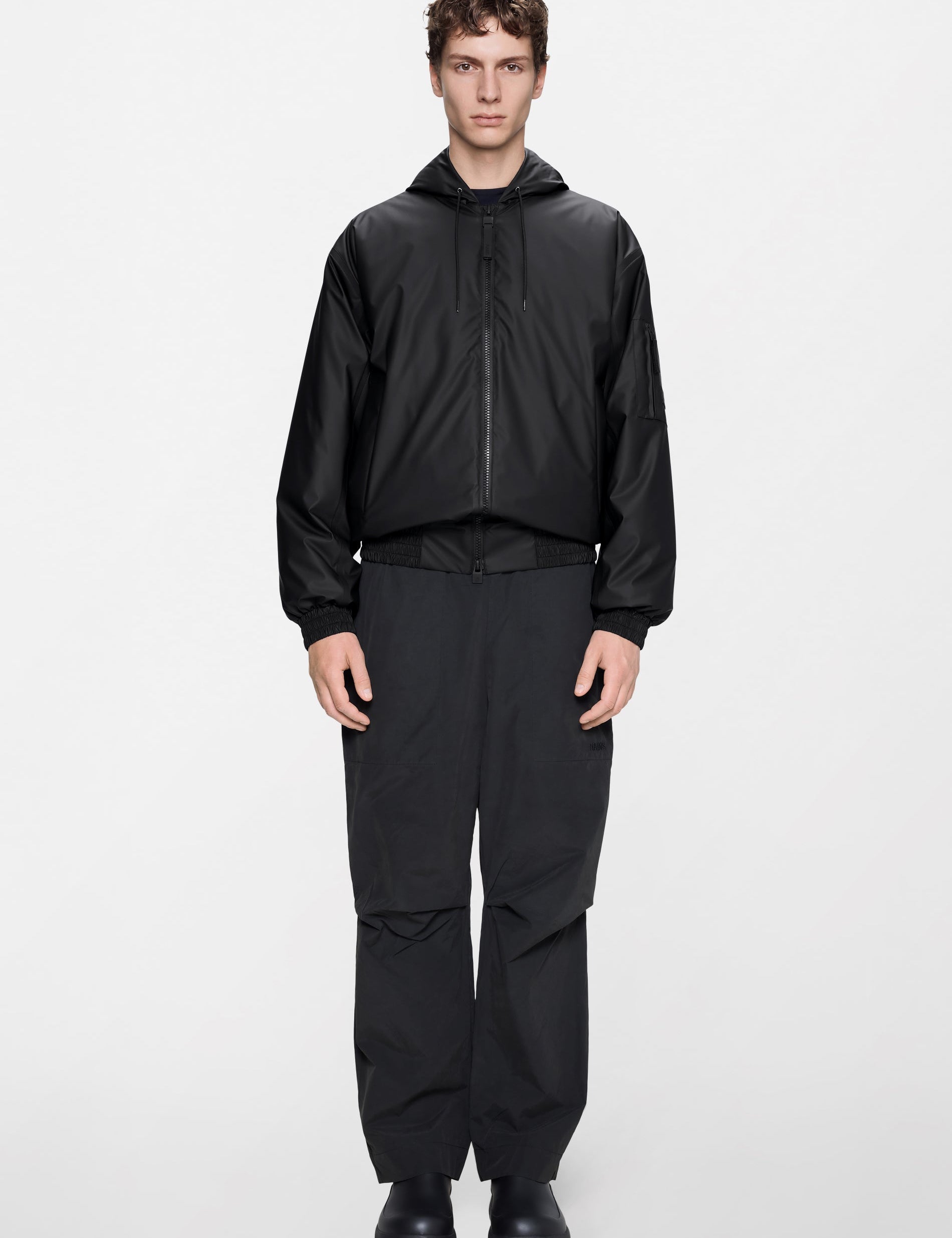 Chaqueta Rains Bomber Black – imagen oficial 1