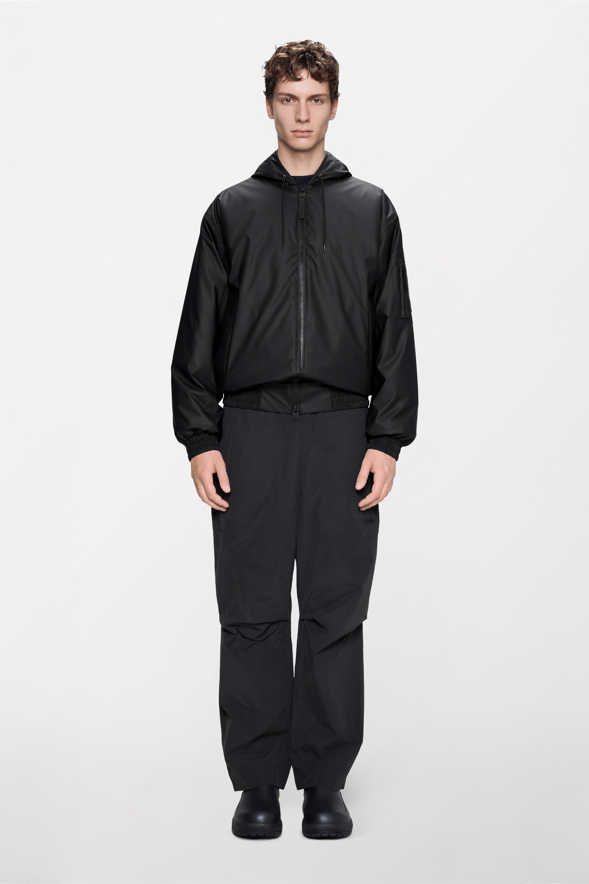 Chaqueta Rains Bomber Black – imagen oficial 1